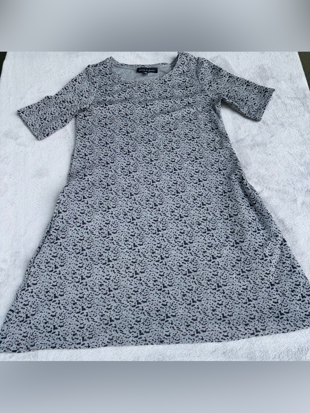 Jasmine & Juliana Grey Women’s Size M- Leopard Print Sweater Dress Short Sleeve